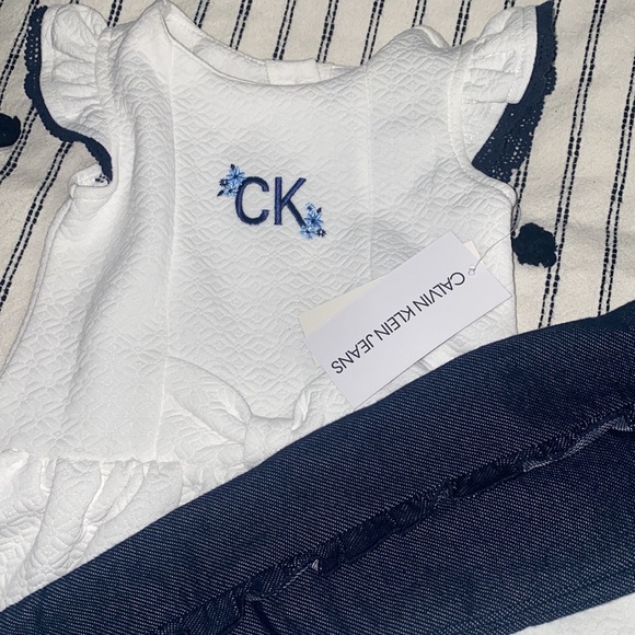 Calvin Klein Jeans 2 Piece Set - Picture 6 of 13